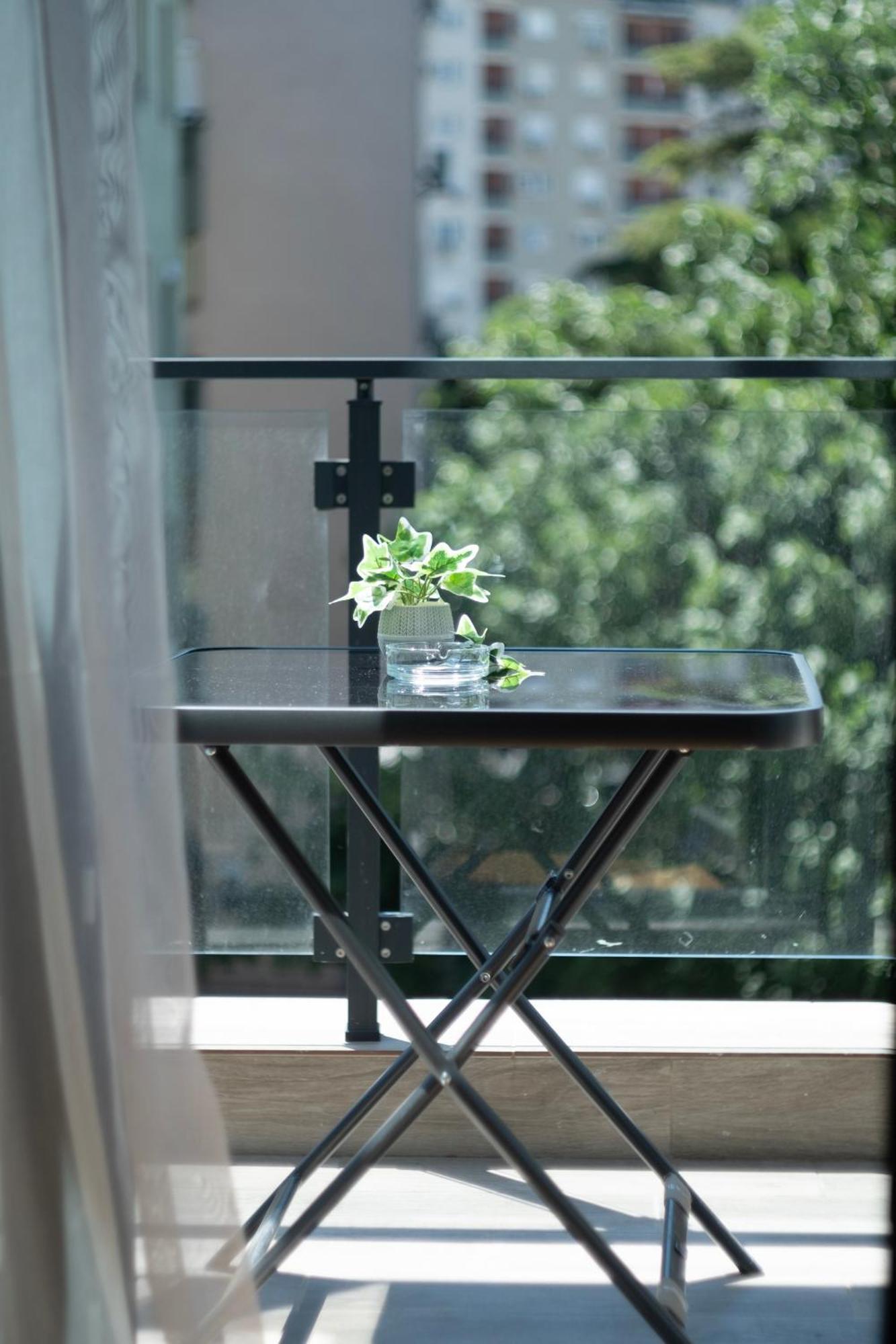 Home Art Apartments Skopje Luaran gambar